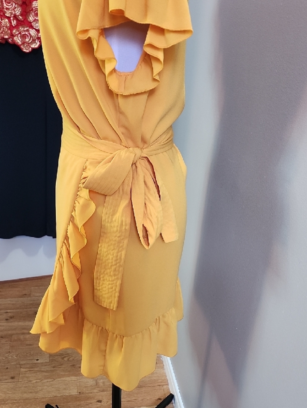 ARITZIA WILFRED Ninette round neck ruffles faux wrap dress in Tuscan Sun yellow - Picture 6 of 14